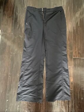 Patagonia 6 Black Straight-Leg Pants with side zipper pocket